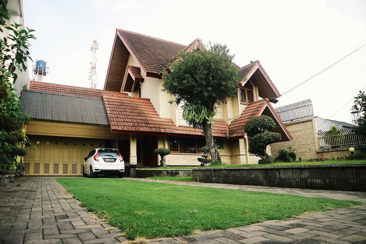 Villa Nuansa Alam Lembang Esterno foto